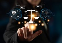 Helena Matos, Jusbrasil Soluções: inteligência jurídica atua como infraestrutura no compliance de operadores Balança da Justiça em destaque, projetada com elementos de inteligência artificial e humana em equilíbrio