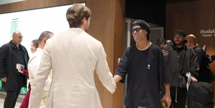Ronaldinho-Pascal-Gaming Ronaldinho estrela novo portfólio de jogos da Pascal Gaming.