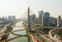 Foto tirada da cidade de São Paulo.