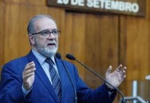 O deputado estadual Gustavo Victorino (Republicanos) em sessão plenária na ALRS