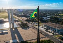 Foto panorâmica do Congresso Nacional em Brasília.