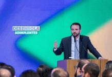 Dario Durigan, ministro da Fazenda, discursa durante apresentação do Desenrola Adimplentes.