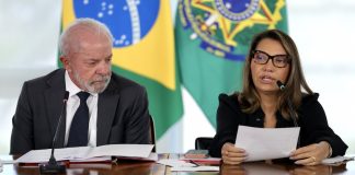 Opinião: Janja derrapa ao generalizar apostas em vídeo sobre Jogo do Tigrinho Janja adere à campanha Block no Tigrinho e relaciona apostas ao endividamento.
