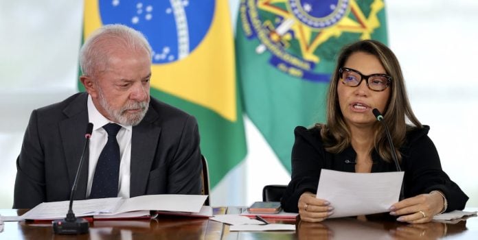Janja-Critica-Apostas-Online-Cita-Endividamento Janja adere à campanha Block no Tigrinho e relaciona apostas ao endividamento.