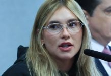 Apostador processa Carlinhos Maia, Deolane e Virginia após prejuízo de mais de R$ 100 mil Influenciadora Virginia depõe na CPI das Bets em 2025.