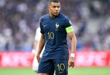 Jogadores da França questionam FFF por uso de imagem em campanha da Betclic Foto tirada de Kylian Mbappé, um dos jogadores da França insatisfeitos com a campanha da Betclic.