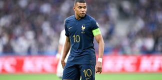 Foto tirada de Kylian Mbappé, um dos jogadores da França insatisfeitos com a campanha da Betclic.