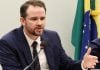 Dario Durigan, comandante do Ministério da Fazenda, fala durante evento.