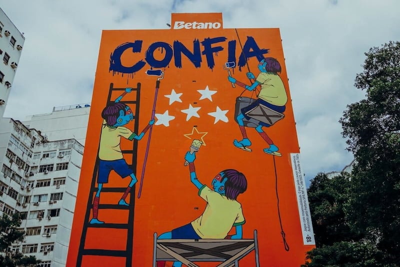 Muro pintado por Talita Persi para a Betano.