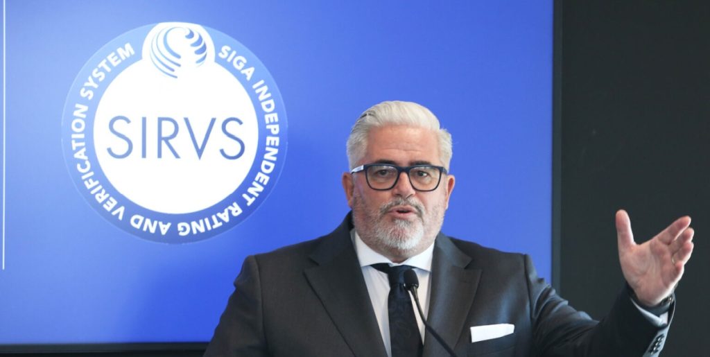 Emanuel Macedo de Medeiros comentando inciativa