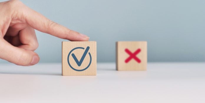 ANJL-Afirma-Que-Repasse-das-Apostas-ao-Funapol-Fortalece-Combate-ao-Mercado-Ilegal Dedo escolhendo aprovar algo em vez de reprovar.