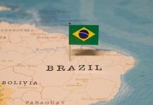 Mapa destaca Brasil.