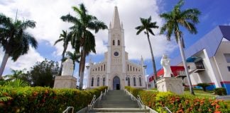 Cuiabá segue RJ e BH e proíbe publicidade de apostas em espaços públicos Igreja Nossa Senhora Auxiliadora em Cuiabá, Mato Grosso