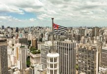 Bandeira da cidade de São Paulo, onde fica sediada a FPF.