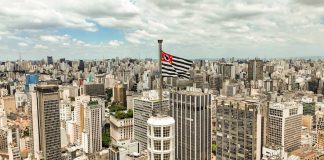 FPF alerta Nunes para impacto de R$ 1 bilhão com restrição à publicidade de apostas Bandeira da cidade de São Paulo, onde fica sediada a FPF.