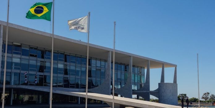 Foto do Palácio Planalto, sede oficial do Governo Federal.