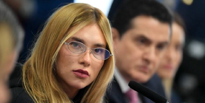 MPDFT-ajuiza-acao-contra-Blaze-e-Virginia-Fonseca-por-suposta-publicidade-abusiva-de-apostas Virginia Fonseca depõe na CPI das Bets em 2025