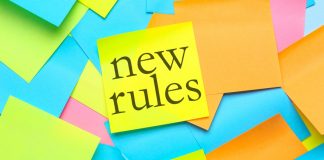 Novas regras de publicidade para apostas entram em vigor nesta sexta-feira, 17 de julho Post-its coloridos com um deles escrito "novas regras" em inglês