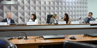 Parlamentares, especialistas e profissionais em audiëncia pública discutindo a publicidade de apostas na Copa do Mundo de 2026
