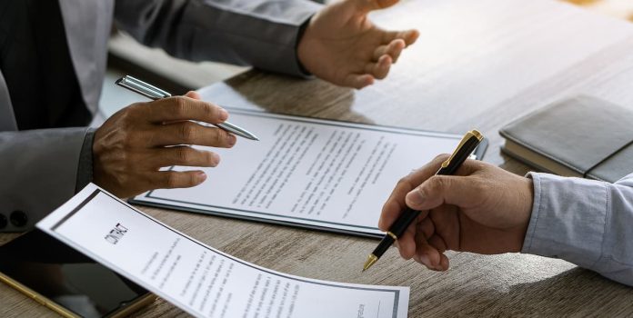 Empresas fecham negócios.