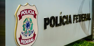 Operação Slots bloqueia até R$ 951 milhões em ação contra apostas ilegais Fachada do prédio da Polícia Federal em Brasília.