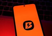 Betano renova patrocínio ao Paulistão Feminino e também confirma presença no torneio masculino em 2027 Celular com aplicativo da Betano aberto.