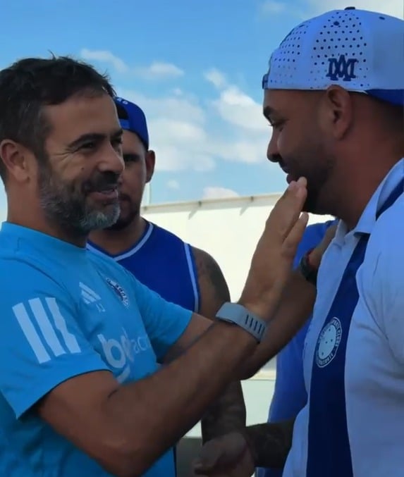 Artur Jorge, técnico do Cruzeiro, participa de ativação da Betnacional.