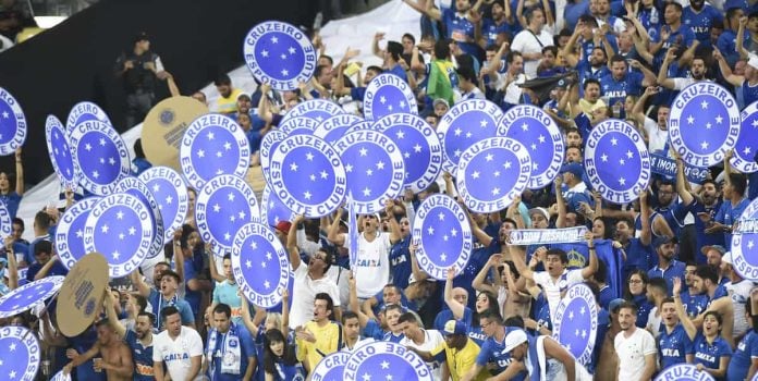 Betnacional-Prepara-Ativacoes-Para-o-Cruzeiro-Antes-de-Classico-Contra-o-Atletico-Mineiro Torcida do Cruzeiro comemora no Mineirão.