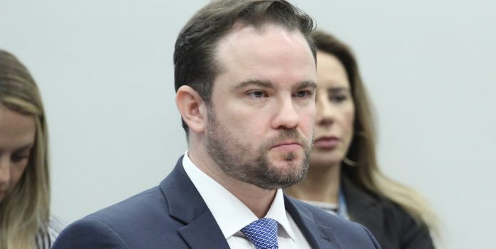 Dario-Durigan-Revela-Que-Governo-Vai-Restringir-Designs-de-Plataformas-Que-Possam-Estimular-o-Vicio-em-Apostas Dario Durigan, ministro da Fazenda, durante comissão na Câmara dos Deputados.