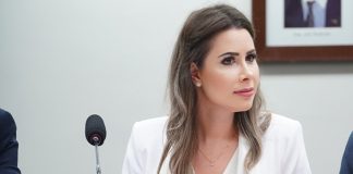 Deputada Caroline De Toni apresenta PL para extinguir apostas online em até 180 dias Deputada Federal Caroline De Toni