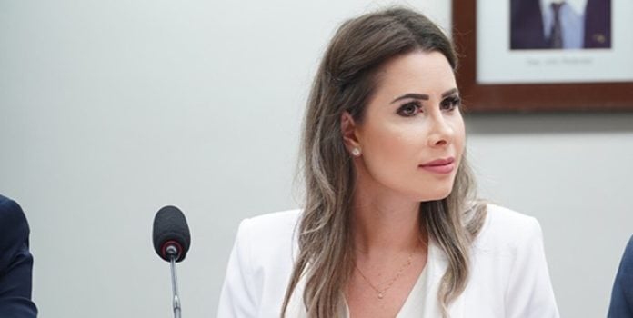 Deputada-Caroline-De-Toni-apresenta-PL-para-extinguir-apostas-online-em-ate-180-dias Deputada Federal Caroline De Toni
