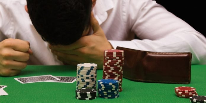 Jonatan-Gomez-Relata-Ludopatia-e-Divida-de-3-milhoes-Por-Apostar-em-Site-Ilegal Homem perde todo o dinheiro com apostas.