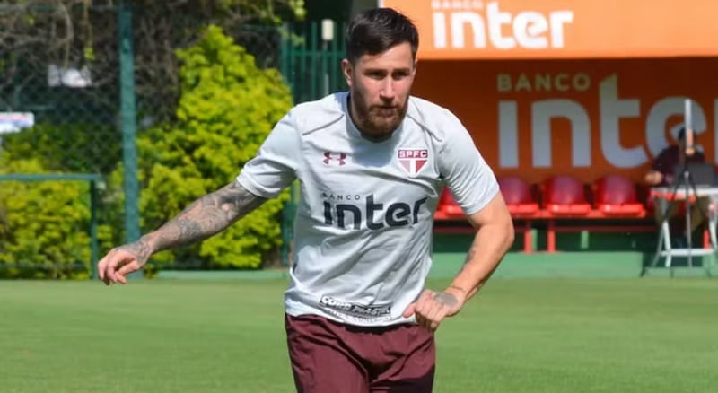 Foto tirada de Jonatan Gómez enquanto ele atuava pelo São Paulo.