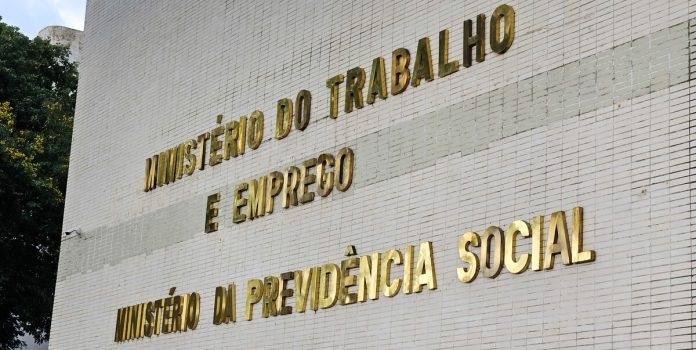 ministro-do-trabalho-defende-proibir-apostas-no-brasil Fachada do Ministério do Trabalho e Emprego, em Brasília