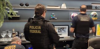 Polícia Federal deflagra Operação Arena para investigar lavagem de dinheiro; PixBet é um dos alvos Polícia Federal cumpre mandados de busca durante Operação Arena.