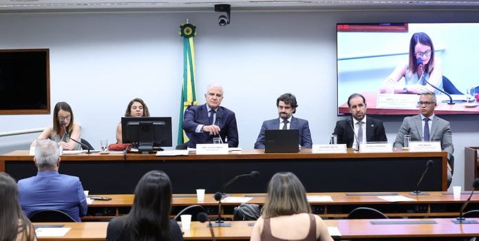 SPA-Detalha-Planos-Contra-Mercado-Ilegal-de-Apostas-em-Audiencia-Publica-na-Camara SPA participa de audiência pública na Câmara dos Deputados sobre o mercado ilegal de apostas.