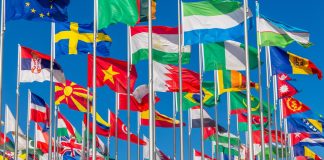 Bandeiras de diversos países para representar união internacional