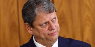 Foto de Tarcísio de Freitas, governador do estado de São Paulo.