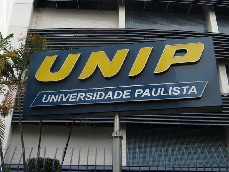 Placa da UNIP.