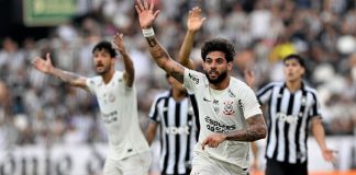 Esportes da Sorte prepara ações para celebrar 116 anos do Corinthians Jogadores do Corinthians celebrando gol.