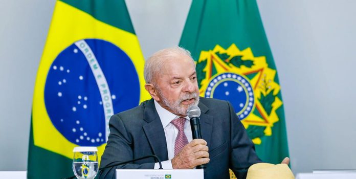 Presidente Lula fala durante reunião sobre apostas.