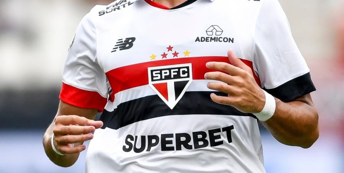 Jogador William Gomes, do São Paulo, em campo em 2024
