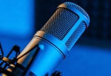 SBC Noticias lança podcast semanal em espanhol sobre apostas e jogos Microfone utilizado em podcast.