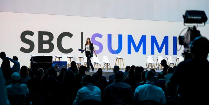 SPA-Enviara-Dois-Servidores-ao-SBC-Summit-2026 Foto do Super Stage do SBC Summit 2025.