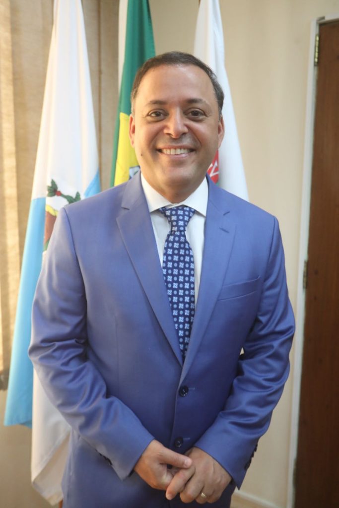 Foto de Rodrigo Neves, prefeito de Niterói.