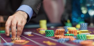 STF pode retomar julgamento sobre jogos de azar após eleições de 2026 Uma mesa de jogo em um cassino físico.