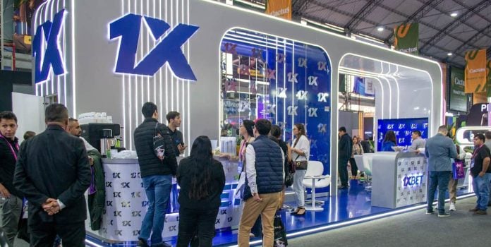 1xBet-Um-Guia-Para-Parcerias-de-Afiliados-de-Qualidade-na-America-Latina-1 Estande da 1xBet em uma feira de iGaming no Peru.
