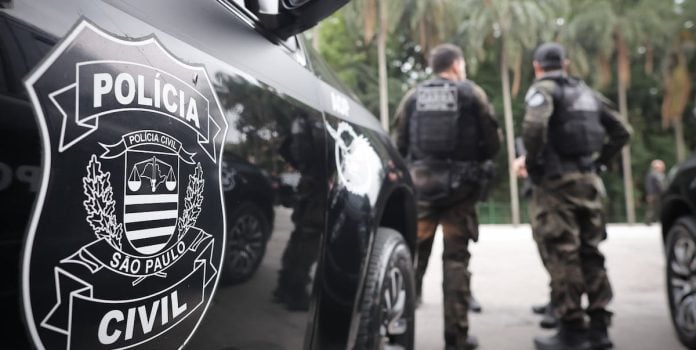 Operacao-Disque-151-Prende-Tres-Pessoas-e-Investiga-Fraudes-Apostas-Ilegais Operação Disque 151 investiga fraudes envolvendo apostas ilegais em São Paulo.