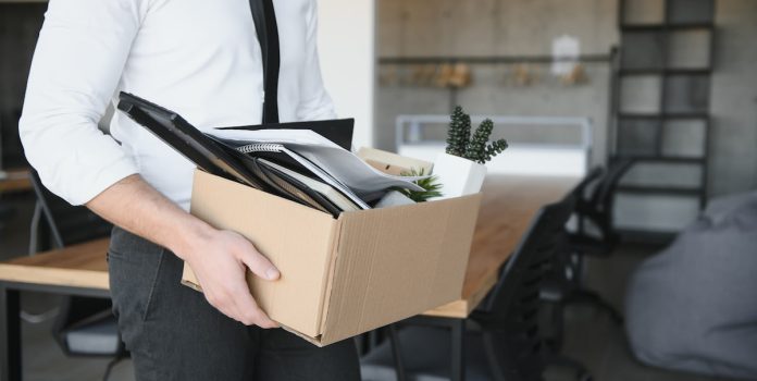 Pessoa perde o emprego após a proibição das apostas.
